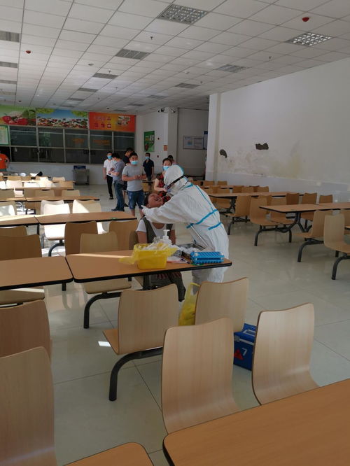 后勤服務集團首批餐飲服務人員成功通過核酸檢測，筑牢餐飲安全防線