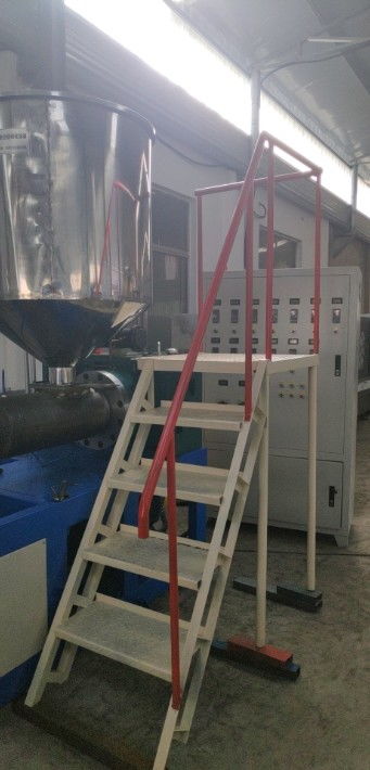 【匯欣達新型異型材加工設備異型材發(fā)泡機組異型材生產(chǎn)設備】- 